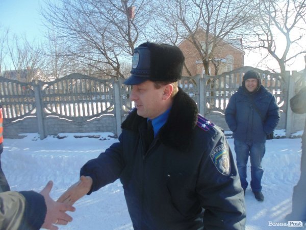 Як волинські автомайданівці пікетували маєтки регіоналів. ФОТО. ВІДЕО