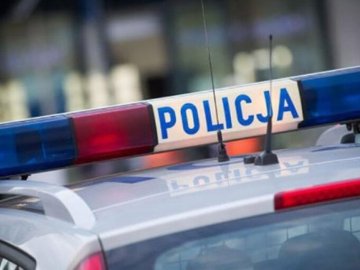 У Польщі таксист-українець привласнив гаманець пасажирки і зняв з її картки чималу суму грошей