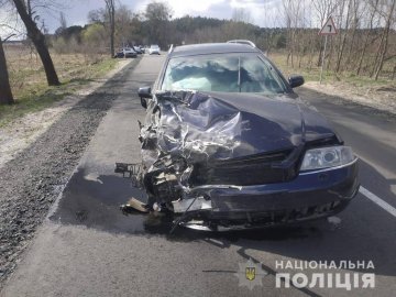 Під Луцьком п'яний водій Audi зіткнувся з BMW: є постраждала. ФОТО