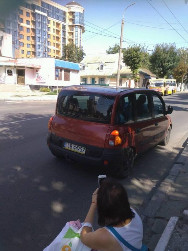 У Луцьку збили жінку, водій втік