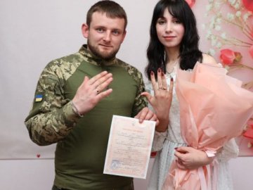 На Волині одружився військовий зі своєю коханою. ФОТО