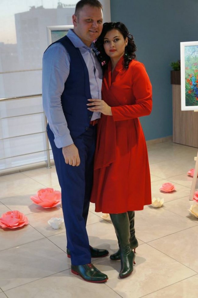 У луцькому ЦУМі – виставка картин відомої художниці. ФОТО