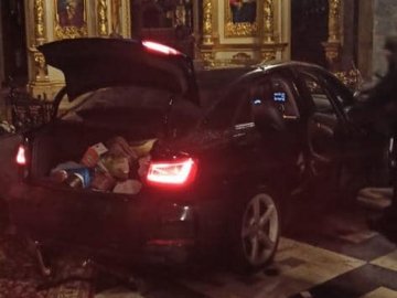 У Тернополі водійка «влетіла» у храм і розтрощила майно 