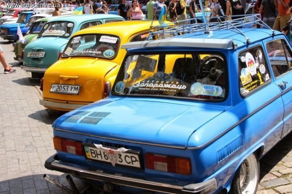 Антикварні «Запорожці» в Одесі. ФОТО