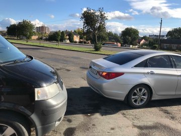 У Луцьку зіткнулися два авто. ФОТО