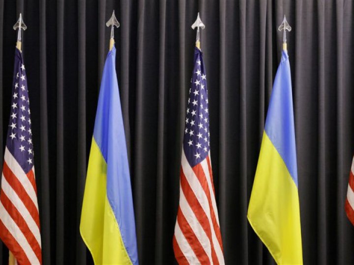 Міноборони не отримувало офіційних повідомлень від США про зупинку постачання зброї