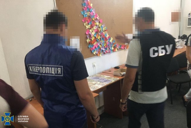СБУ викрила кол-центр, де «представники банку» щомісяця викрадали мільйони з рахунків українців