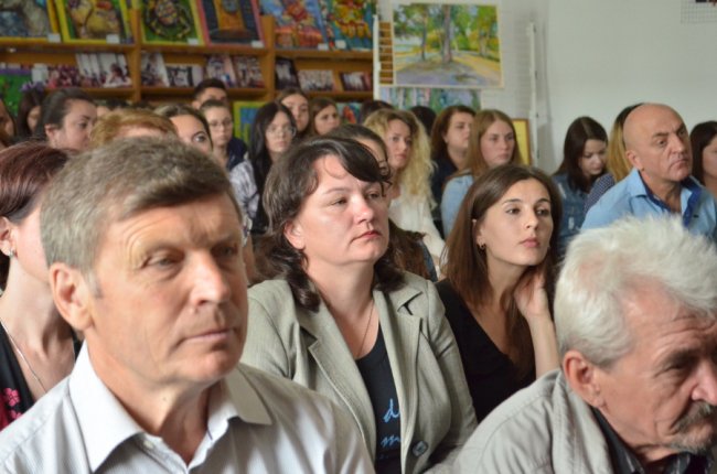 У луцькій бібліотеці з'явилися унікальні книги, яких не придбати у жодному магазині