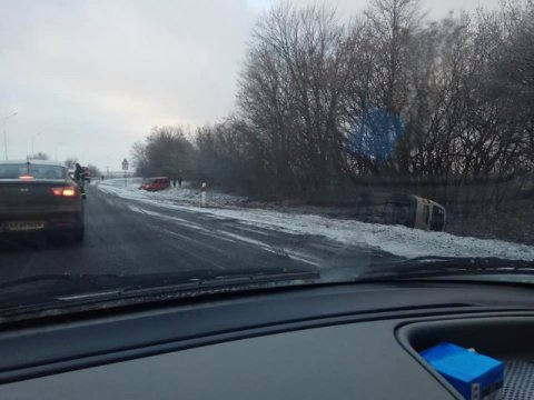 Аварія на Волині: дві автівки опинились у кюветі