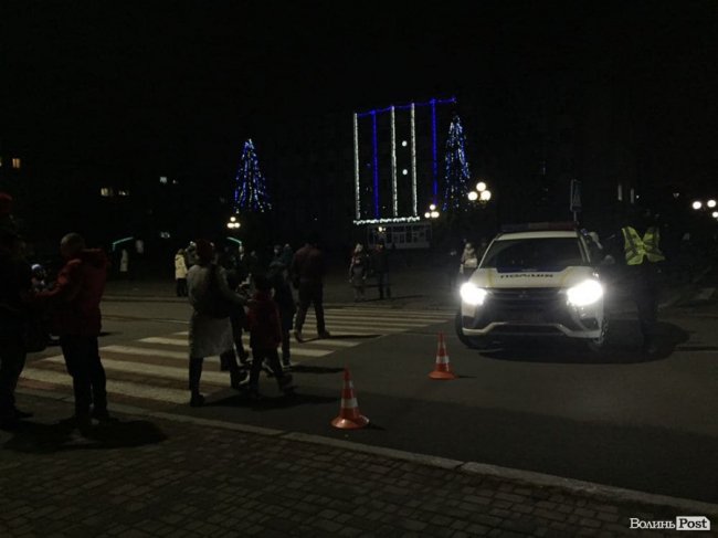 У Ковелі засвітили вогні головної ялинки міста. ФОТО