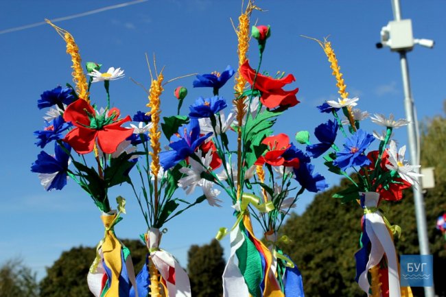 До Володимира привезли короваї з усієї області. ФОТО