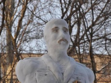 У Запоріжжі зліпили ще один пам’ятник Сталіну