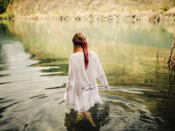 Чому сьогодні не можна купатися: прикмети та забобони