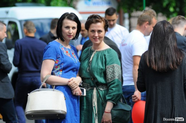 День вишиванки: світлини лучан в етнічному вбранні. ФОТО