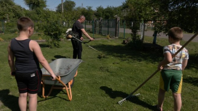 Історія  подружжя з Волині, яке виховує п'ятьох дітей. ВІДЕО