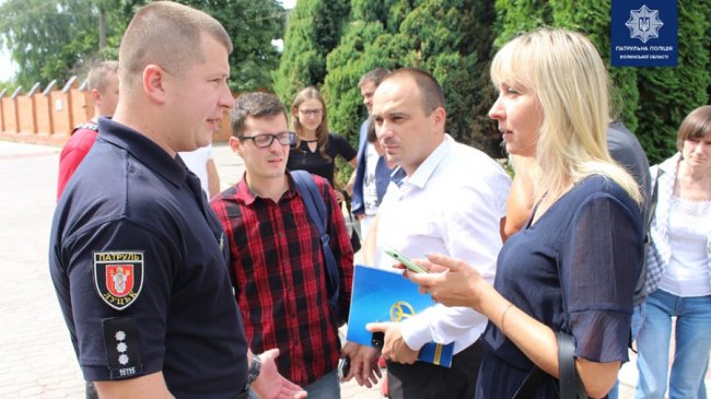 «Вашу думку чують і вас розуміють»: луцькі патрульні зустрілися з громадськістю. ФОТО