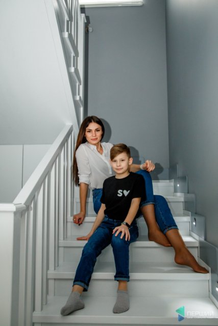 «Якби мали квартиру, одружилися б раніше»: в гостях у Вікторії Доманської та Сергія Стрихарчука. ФОТО*