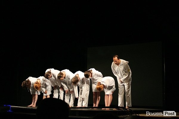 У Луцьку польський і харківський театри показали вистави про Волинську трагедію. ФОТО