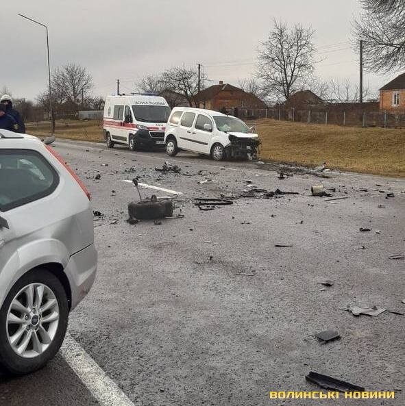 У Луцькому районі зіткнулися автівки: є загиблий, четверо людей постраждали. ОНОВЛЕНО