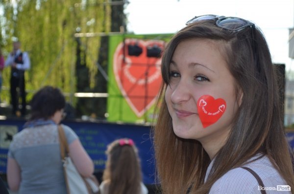 Як у Луцьку збирали гроші на благодійність. ФОТО
