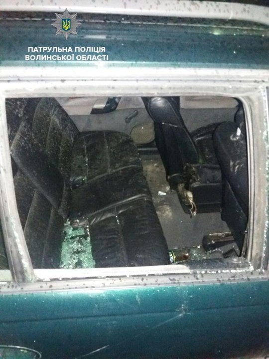 У Луцьку покинуте авто півроку простояло на дорозі