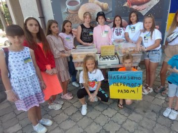 Авторка малюнка для марки «Українська мрія» з Волині продає пончики та збирає гроші на ЗСУ