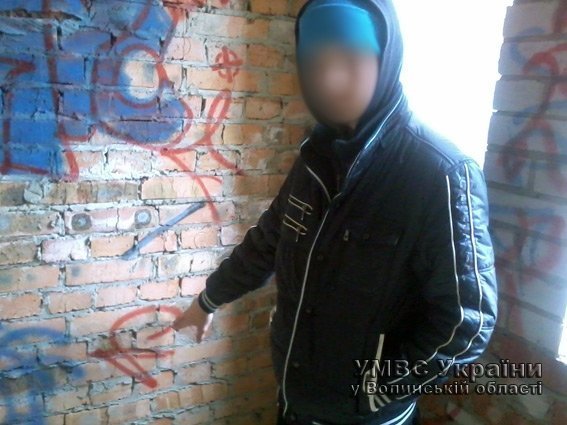  У Луцьку хулігани розмалювали автомобілі