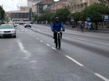 «П’ять копійок на кілометр!»: лучанин власноруч змайстрував електробайк. ВІДЕО