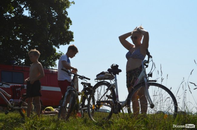 Спека в наметах і аншлаг у зоні купання: як фестивалить «Бандерштат». ФОТО