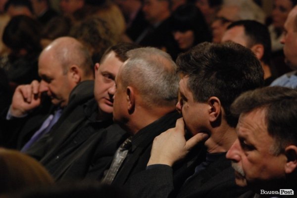 На День закоханих бізнесменам Луцька «подарували» «батіг і пряник». ФОТО