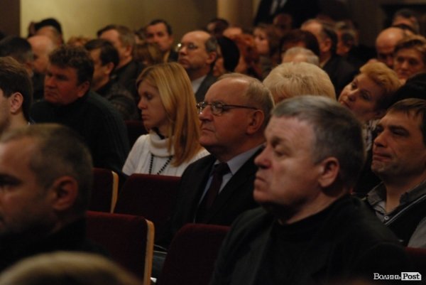 На День закоханих бізнесменам Луцька «подарували» «батіг і пряник». ФОТО