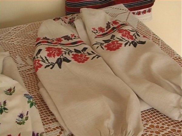 У Нововолинську - виставка старовинного одягу. ФОТО