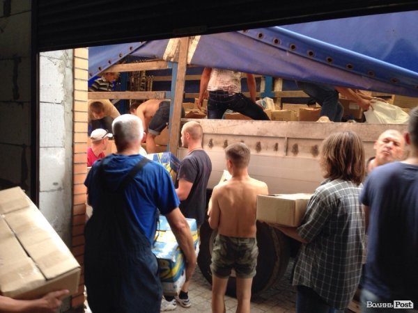 Волинським бійцям відправили 20 тонн допомоги. ФОТО