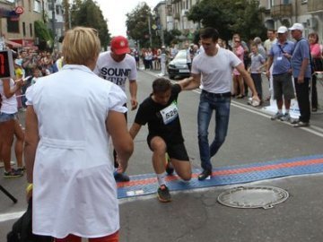 Мер Житомира добігався. ФОТО