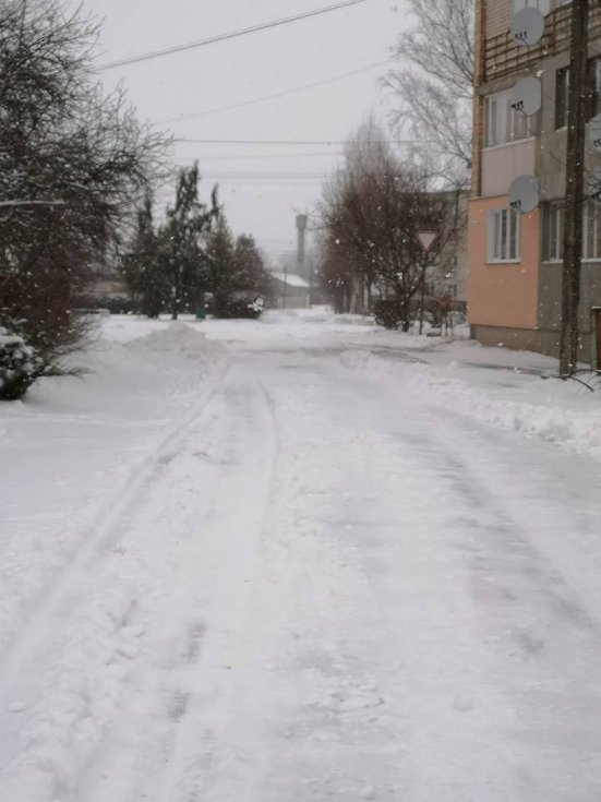 Не посипане жодне перехрестя, - волиняни нарікають на засніжені вулиці. ФОТО