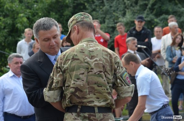 У Луцьку Яценюк нагородив бійців батальйону «Світязь». ФОТО