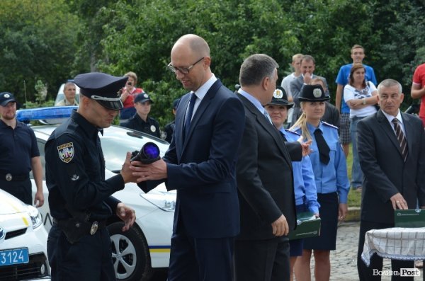 У Луцьку Яценюк нагородив бійців батальйону «Світязь». ФОТО