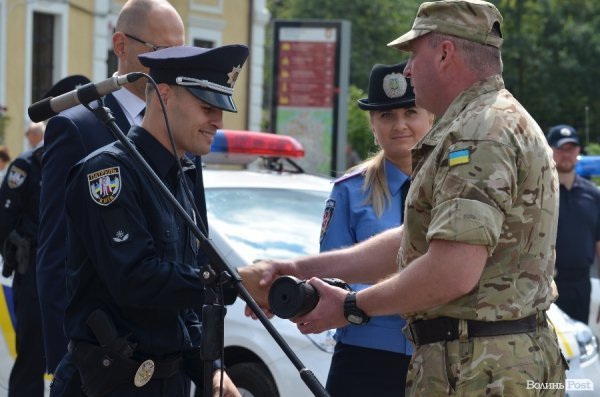 У Луцьку Яценюк нагородив бійців батальйону «Світязь». ФОТО