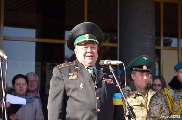 Сотні ліцеїстів склали присягу на головній площі Луцька. ФОТО