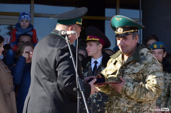 Сотні ліцеїстів склали присягу на головній площі Луцька. ФОТО