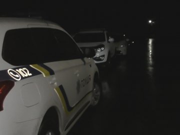 На Рівненщині чоловік з вилами напав на поліцейського