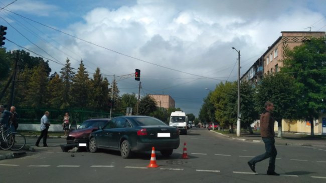 У центрі Ковеля зіткнулися дві автівки