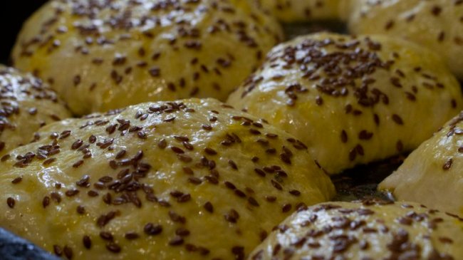 Родина на Волині продає домашній хліб, а гроші передає для ЗСУ. ВІДЕО