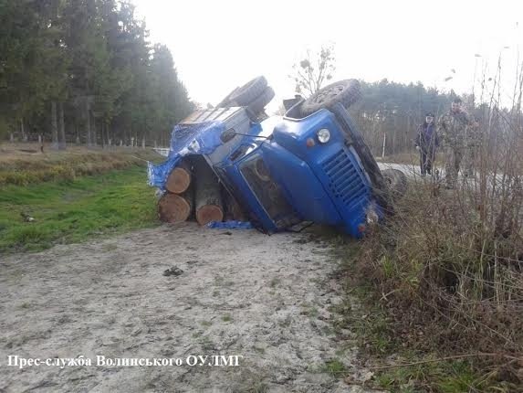 Гонка-переслідування на Волині завершилася аварією. ФОТО
