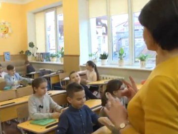 У навчальних закладах Луцька не вводять посилених профілактичних заходів. ВІДЕО