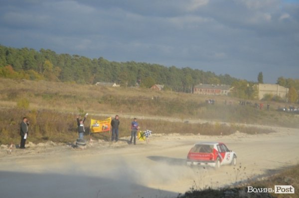 Під Луцьком змагалися автогонщики. ФОТО