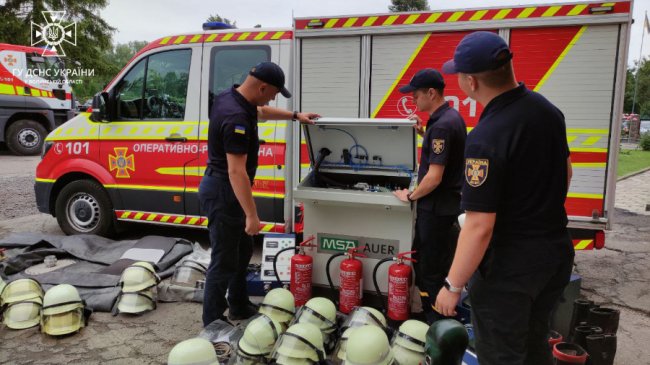 Волинські рятувальники отримали допомогу з Німеччини. ФОТО