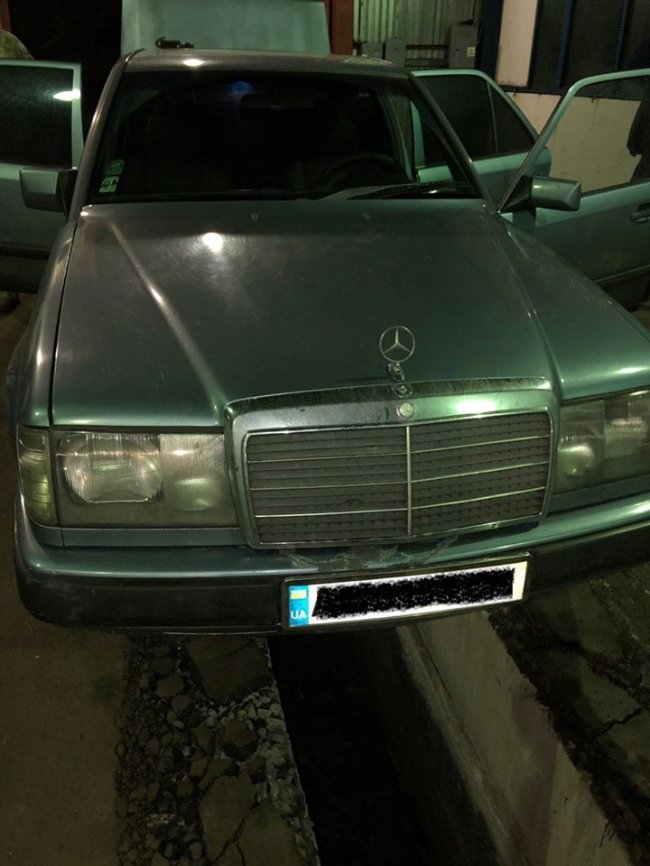 На Волині білорус позбувся автівки через контрабандне куриво. ФОТО