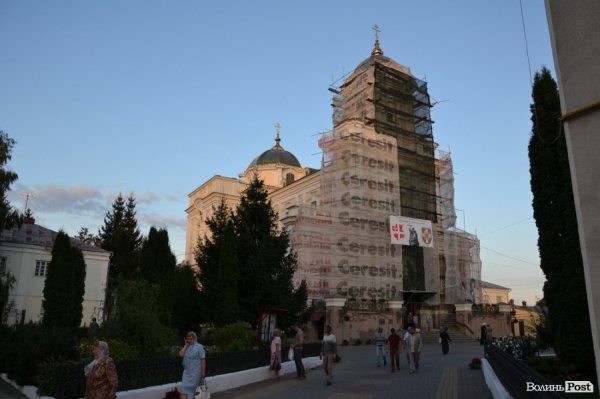 До Дня міста. Вечірній Луцьк. ФОТО