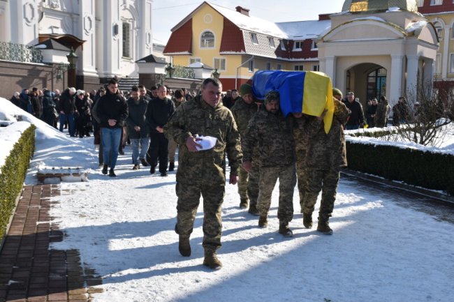Бойовий виліт став останнім: у Луцьку попрощалися з 25-річним льотчиком Ярославом Сачиком